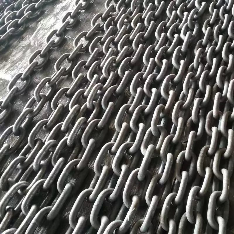 Apa Perbedaan Antara Rantai Stud dan Rantai Tanpa Stud?